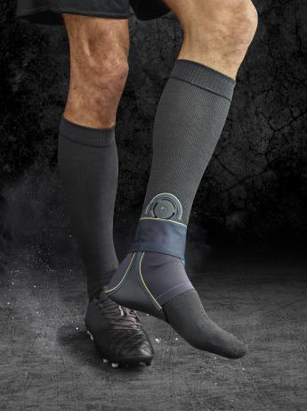 4201-Push-Sports-Ankle-Brace-Kicx-Lifestyle_03.jpg