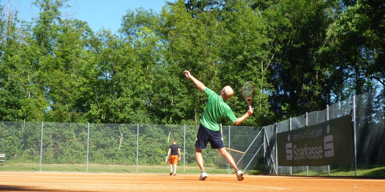 Het tennisseizoen gaat weer van start, hoe voorkom je blessures?