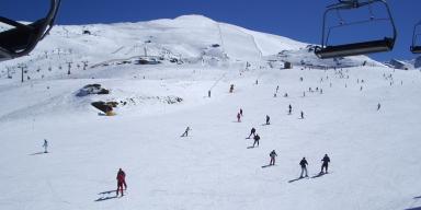 Skiën met kinderen: pisteregels en weersomstandigheden