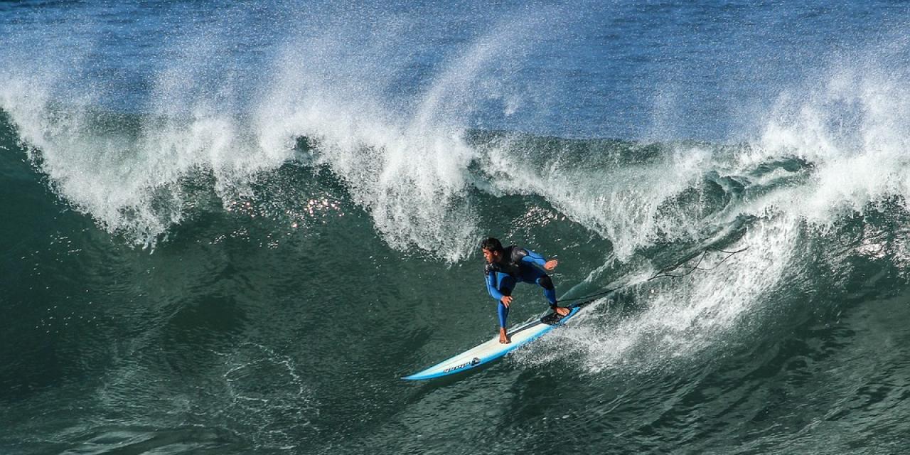 Vraag aan de sportarts: Na elke surfvakantie wordt ik na een paar dagen verkouden. Ik heb het idee dat mijn lichaam reageert op het zeewater. Zou dat kunnen? Zo ja, wat kan ik doen?